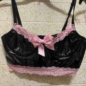Vinyl Lace Widow Bow Top